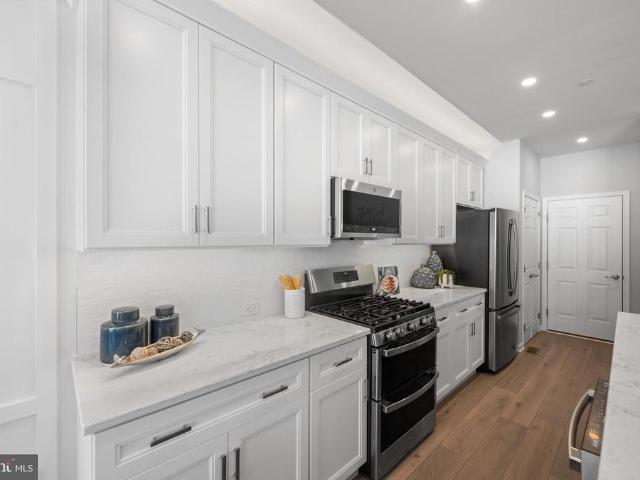 00 Carlton East Sawyer Court