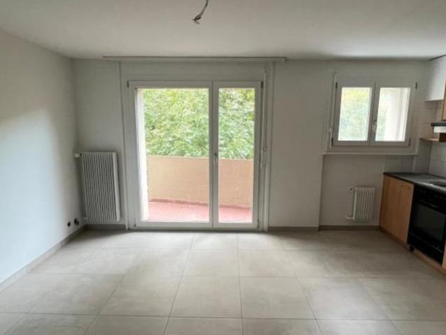 01164 Appartement 2 pièces Rue de Beau Site 20 BOLE