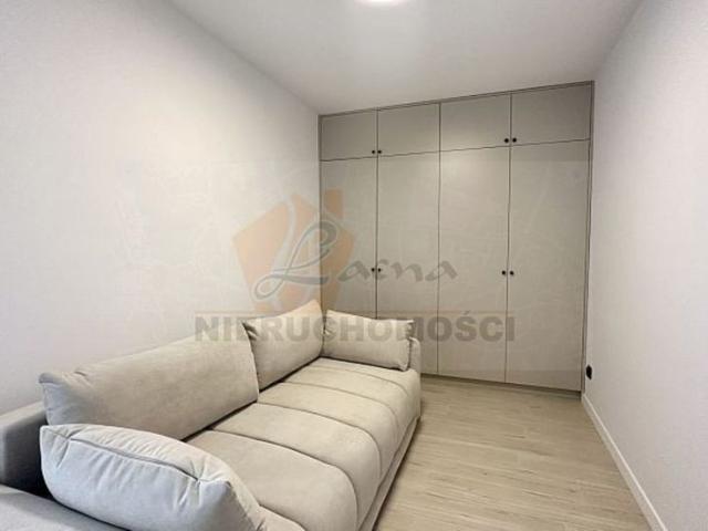 013MW N. Sącz ul. Naściszowska, nowoczesne mieszkanie na wynajem, pow. 42 m2, parter, taras, miejsce postojowe. Cena: 2600 zł