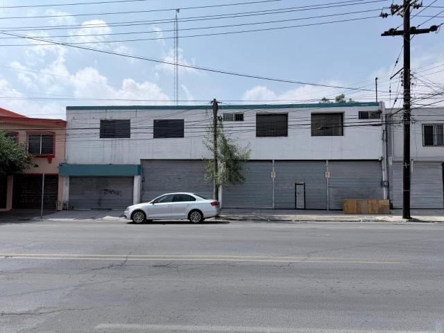 0148 ? Bodega con oficinas corporativas y local comercial en Renta