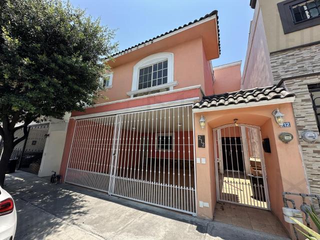 0152 Casa en Renta en Privadas de An?huac, Sector Franc?s, General Escobedo