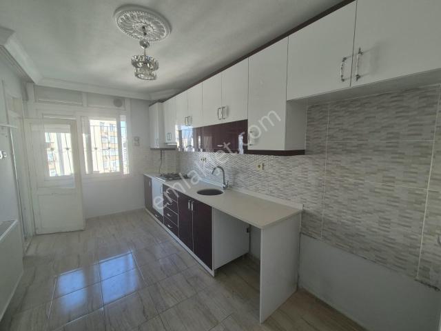 01 Yapı Emlak'tan Mavi Bulvarda Geniş 3+1 Kapalı Mutfak Daire