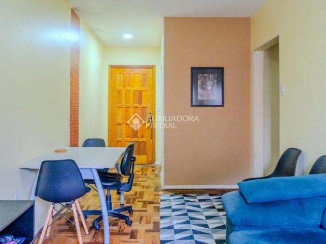 01 quarto no bairro Medianeira