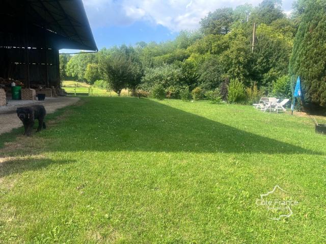 02120 Tupigny.Ancien corps de FERME 166m² Tupigny
