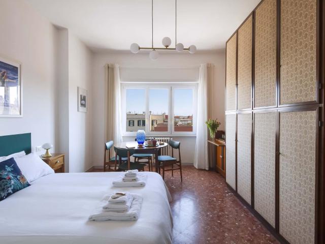 021 Giussano Casa Adele Lovely Mid century Apartment