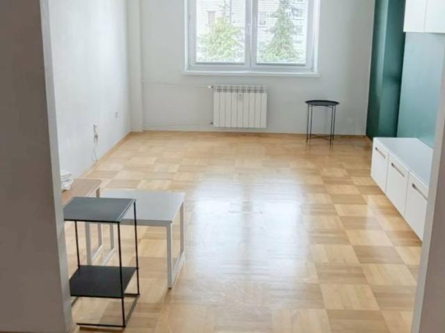 023MW N. Sącz os. Gorzków, komfortowe 3 – pokojowe mieszkanie na wynajem, pow. 66,6 m2, 2 balkony, piwnica. Cena: 2500 zł