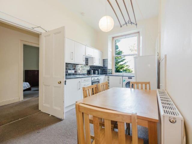 0279L – Dalkeith Road, Edinburgh. 3 bed flat to rent £1,875 pcm £433 pw