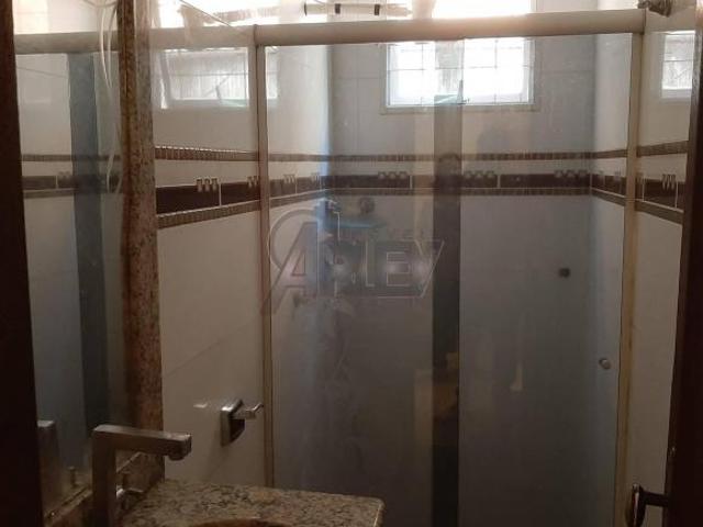 02 CASAS,01 APT. E 02 PTS COMERCIAS LOTE DE 250,00m², NA AV. DOS MILITARES