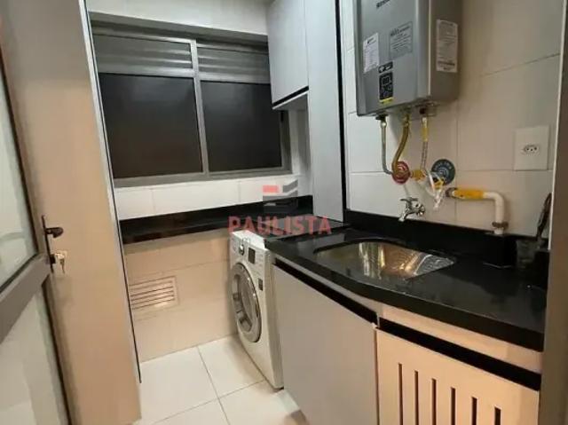 02 dormitórios 01 suíte, 01 vaga, mobiliado por designer de interiores, impecável, para locação