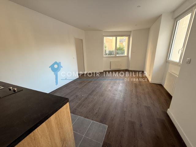 07 VALS LES BAINS APPARTEMENT T2 DANS IMMEUBLE RENOVE