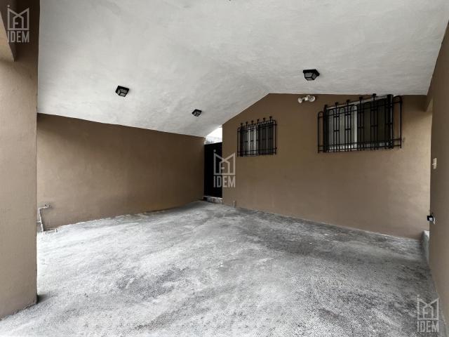 0411 Casa en Venta en Colinas de San Jer?nimo