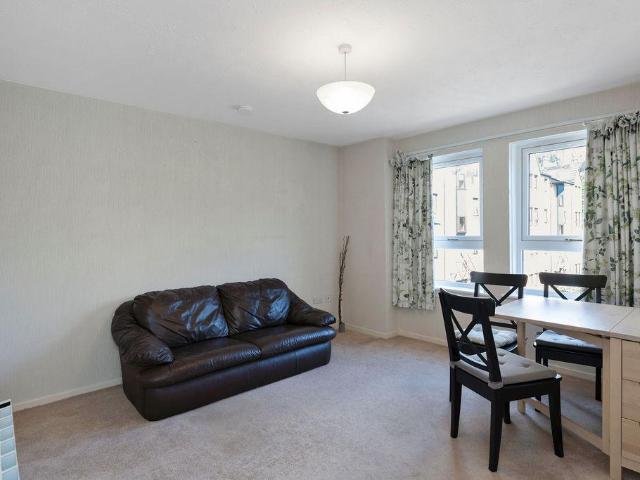 0459L Parkside Terrace, Edinburgh. 1 bed flat to rent £1,050 pcm £242 pw