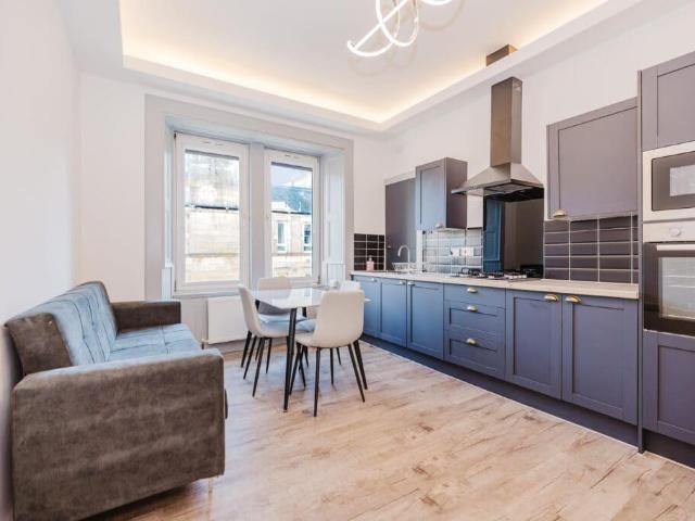 0502L Yeaman Place, Edinburgh, EH11 1BU 1 bed flat to rent £1,195 pcm £276 pw
