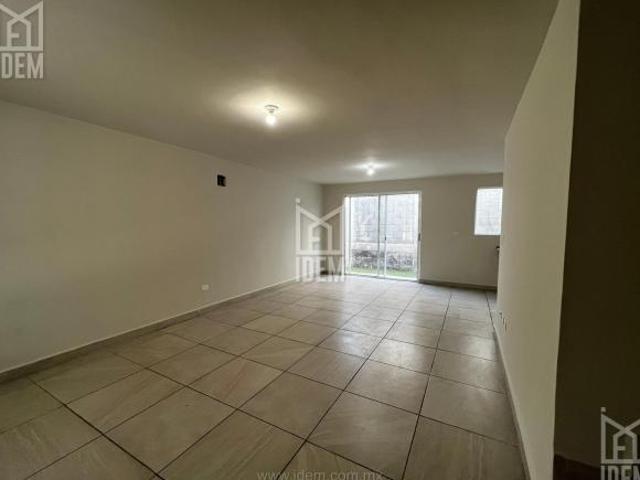 0525 Casa en Venta Mirasur, General Escobedo