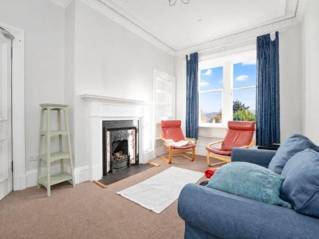0525L Church Hill Place, Edinburgh. 4 bed flat to rent £2,400 pcm £554 pw
