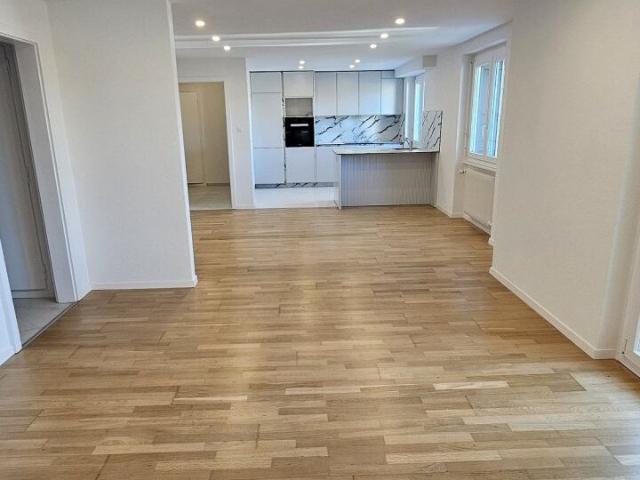 05740 Appartement 4½ pièces 1er loyer net offert Grand Rue 30 Les Brenets