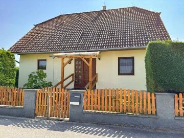 Hauptplatz, Wöllersdorf, Wöllersdorf, Gemeinde Wöllersdorf-Steinabrückl, Gemeinde Wöllersdorf-Steinabrückl, Bezirk Wiener Neustadt, Niederösterreich