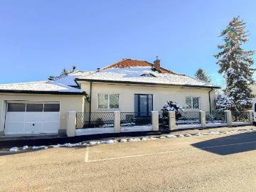 Haus zum Verkauf in 2700 - Keller, Parkplatz
