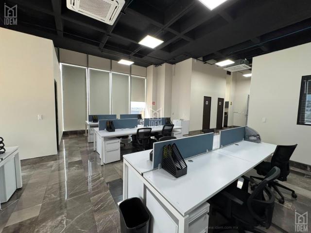 0725 Oficina en venta en Torre Vetro, Monterrey NL