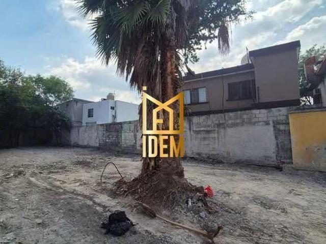 0739 Terreno en venta sobre Av Chapultepec, Monterrey NL
