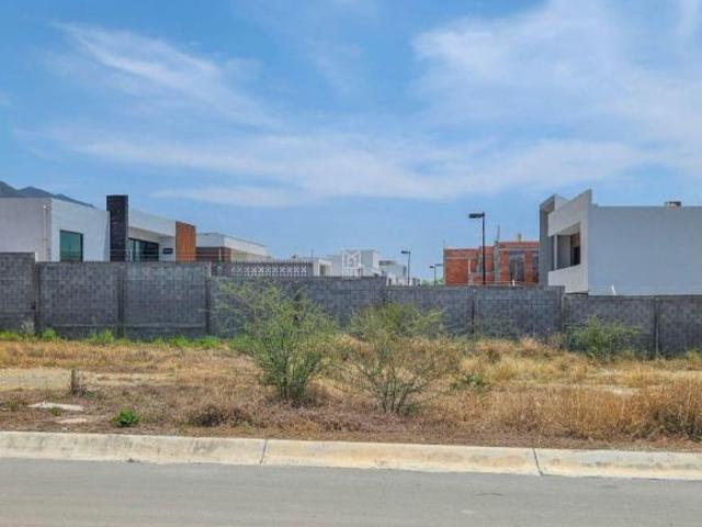 0760 Terreno en venta en Pedregal de la Montaña, Monterrey NL