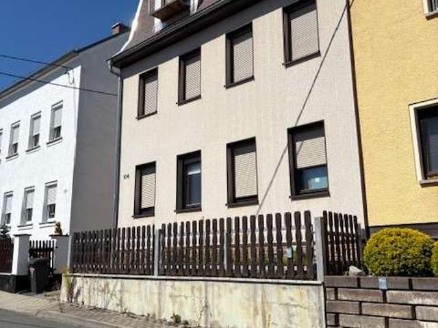 07973! Haushälfte mit sonnigem Hanggrundstück + Garten