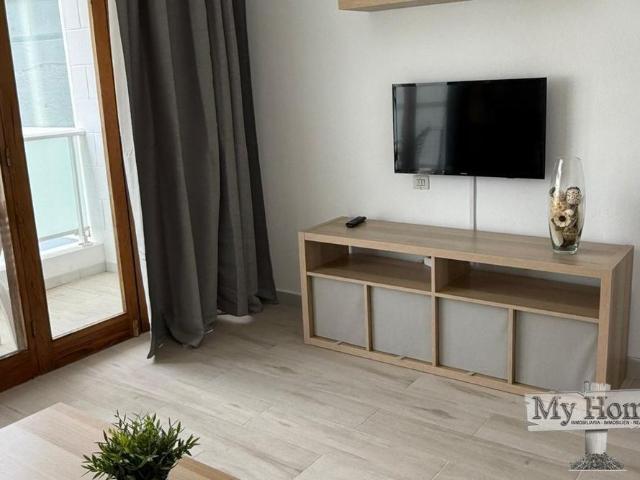 081 770 Central apartment in Playa del Inglés, just steps from El Yumbo and the beach