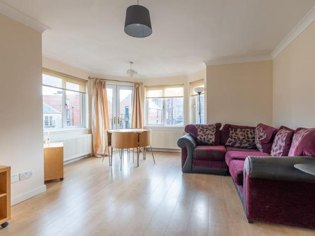 0909L Easter Dalry Wynd, Edinburgh. 2 bed flat to rent £1,600 pcm £369 pw