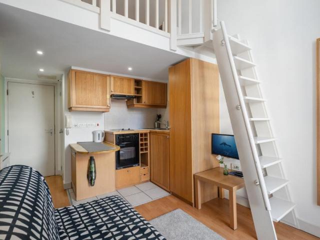 0 Bed Flat For Rent