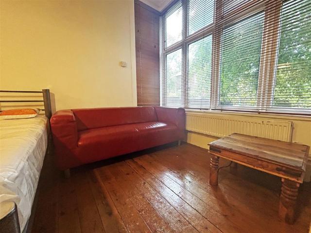 0 bedroom Studio flat to rent