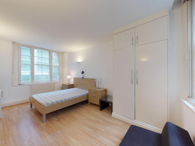 0 bedroom property in Bishopsgate, London, EC2M £3,500 pcm | Chestertons