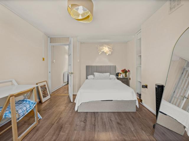 0 bedroom property in Gatliff Close, Ebury Bridge Road, London, SW1W £1,850 pcm | Chestertons