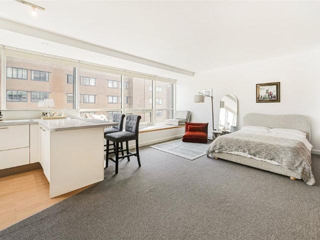 0 bedroom property in Grosvenor Road, London, SW1V £2,600 pcm | Chestertons