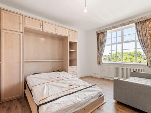 0 bedroom property in Kenton Court, Kensington High Street, London, W14 £461 pw | Chestertons