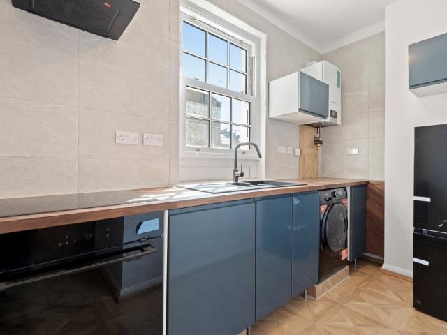 0 bedroom property in Offord Road, Barnsbury, Islington, London, N1 £2,100 pcm | Chestertons