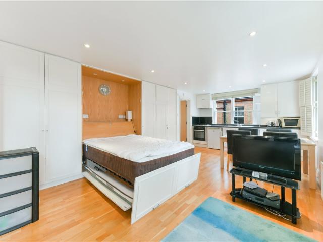 0 bedroom property in New North Street, London, WC1N £2,015 pcm | Chestertons