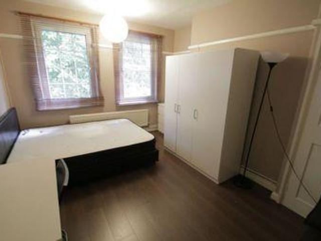 0 Bedrooms Studio for rent in Swinburne House, Roman Road, Bethnal Green E2