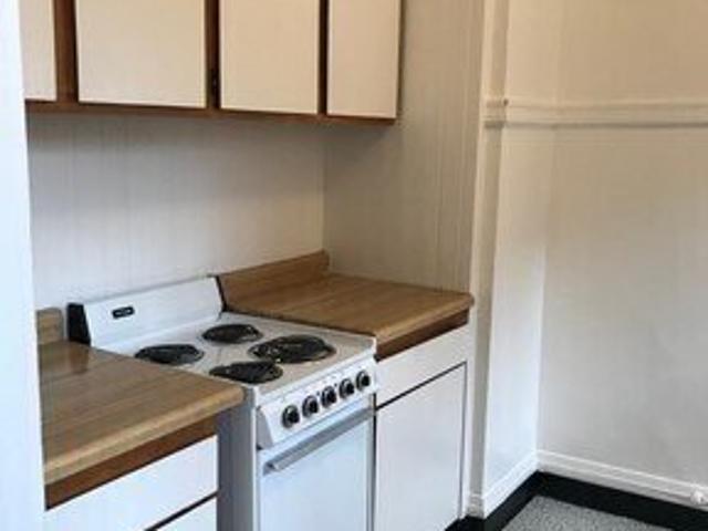 0 BR, 1 BA Apartment 1405 SW Park Ave, Apt# 33, Portland, OR 97201