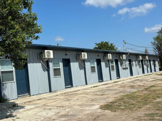 0 BR, 1 BA Apartment 1627 W FM 351, Beeville, TX 78102