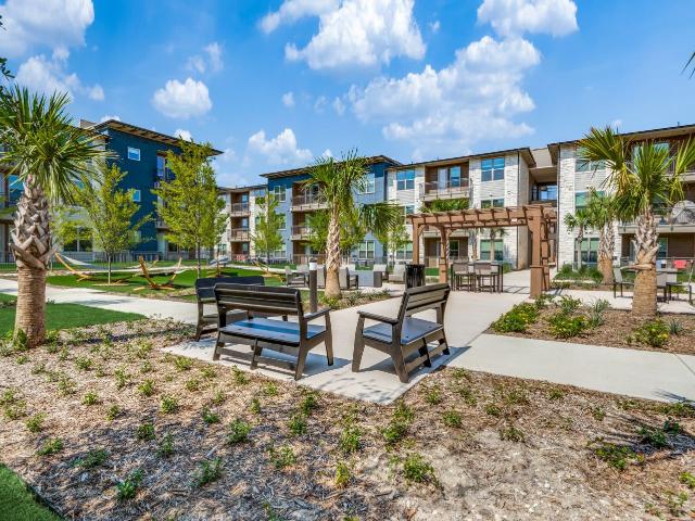 0 BR, 1 BA Apartment 1210 North Cockrell Hill Road Unit 10106, Dallas, TX 75211