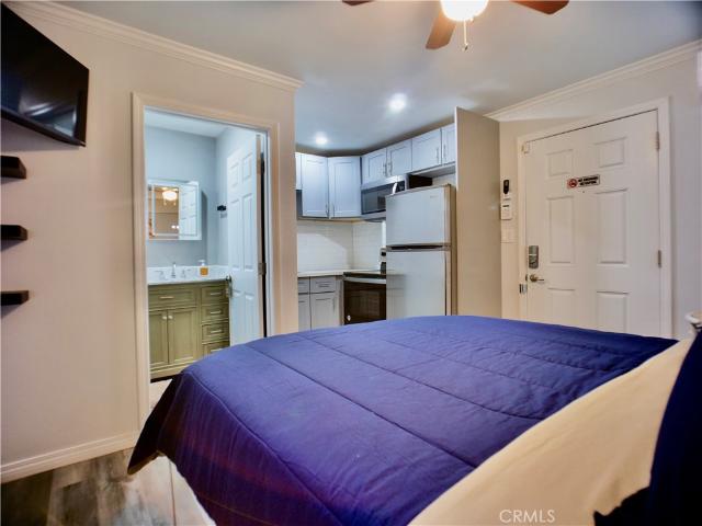 0 BR, 1 BA Apartment 1220 West 56th Street, Los Angeles, CA 90037