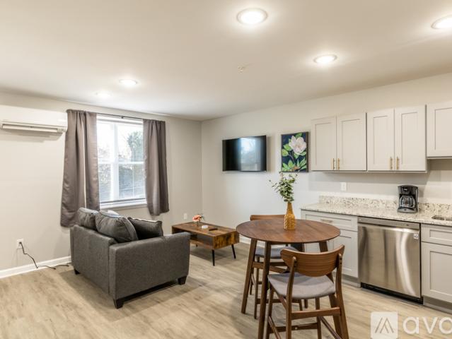 0 BR, 1 BA Apartment 1329 Riverdale Dr, Unit 2, Charlottesville, VA 22902