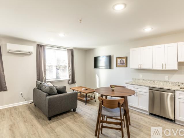 0 BR, 1 BA Apartment 1329 Riverdale Dr, Unit 8, Charlottesville, VA 22902