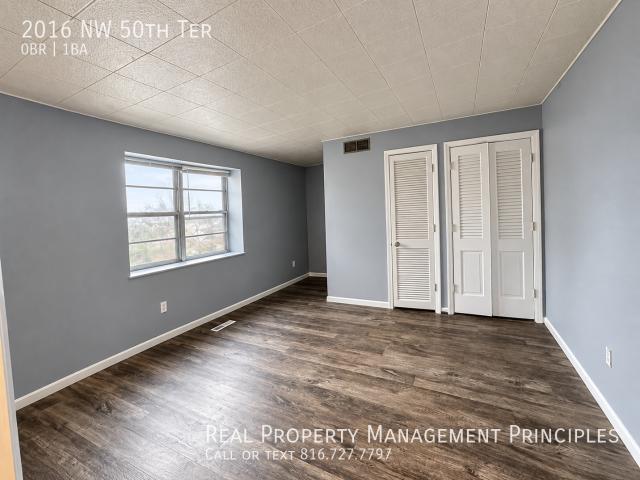 0 BR, 1 BA Apartment 2016 NW 50th Ter, Northmoor, MO 64151