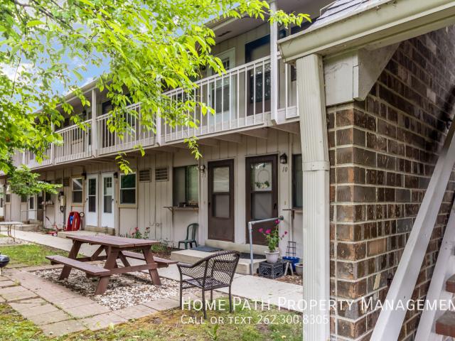 0 BR, 1 BA Apartment 3515 E Tesch Ave, Saint Francis, WI 53235