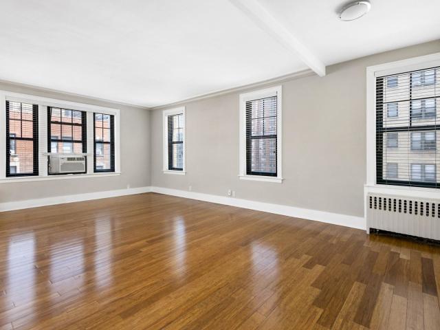 0 BR, 1 BA Apartment 425 West Surf Street Unit 0811, Chicago, IL 60657