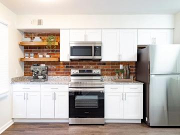 0 BR, 1 BA Apartment 6115 Winthrop Avenue Unit 1H, Indianapolis, IN 46220