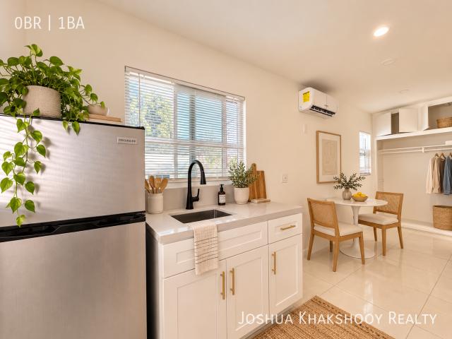 0 BR, 1 BA Apartment 624 E Arbor Vitae St, Inglewood, CA 90301