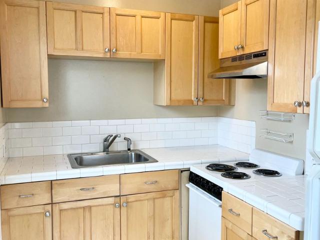 0 BR, 1 BA Apartment 815 15th Ave E, Seattle, WA 98122