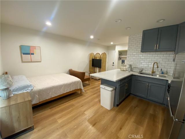 0 BR, 1 BA Apartment 827 South Manhattan Place, Los Angeles, CA 90005